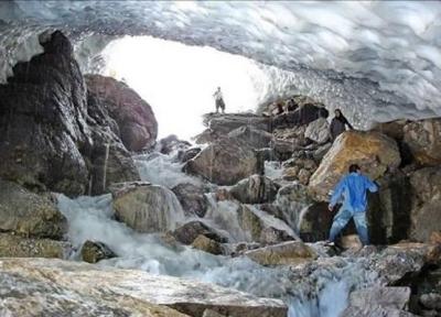بازدید از غارهای یخی بدون راهنما خطرآفرین است