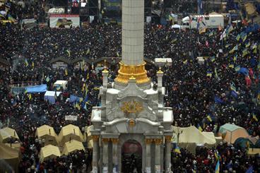 تظاهرات 300 هزار نفری مردم اوکراین در اعتراض به تصمیم اتحادیه اروپا