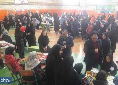 نمایشگاه صنایع دستی دانش آموزان جاجرمی برپا شد