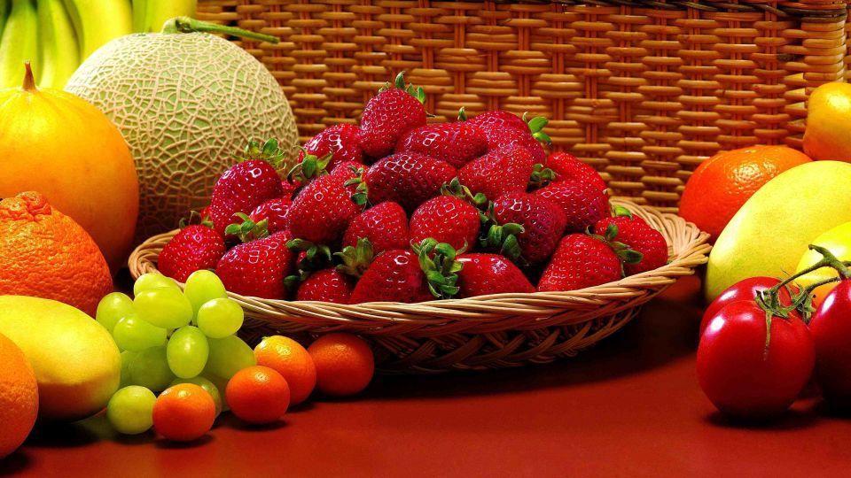 فهرست قیمت میوه در بازار تره بار تهران؛ انگور شاهرودی 10000 تومان سیب لبنانی زرد8300 تومان