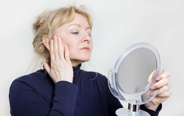 10 روش آسان برای مراقبت از پوست در دوران یائسگی