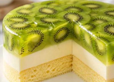 طرز تهیه کیک پودینگ با ژله و کیوی مجلسی